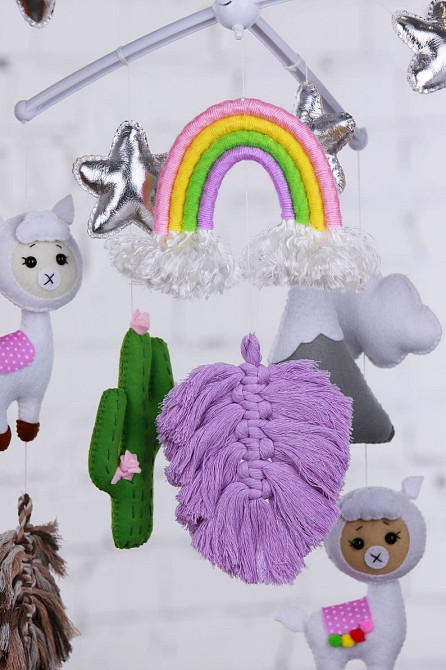 Дитячий мобіль на ліжечко для немовлят WooolyWool «Лама» Київ - фото 5