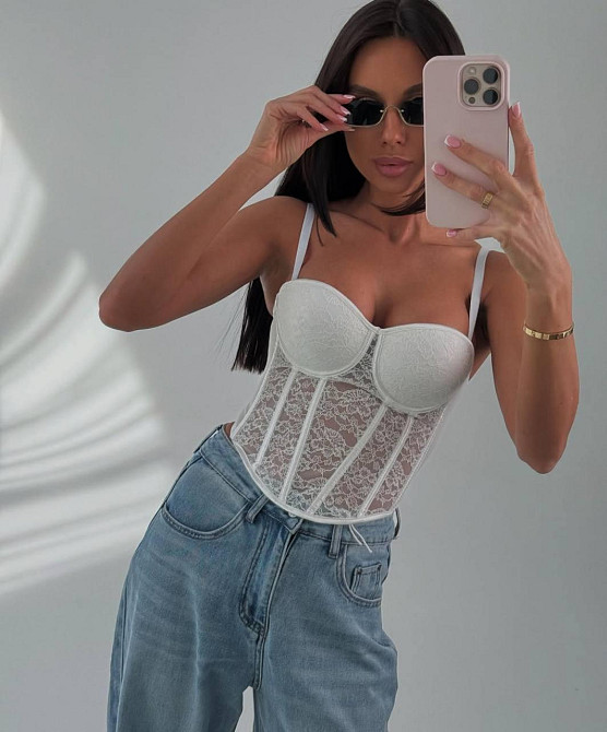 Женский романтичный кружевной корсет на бретелях гипюр Одесса - изображение 2