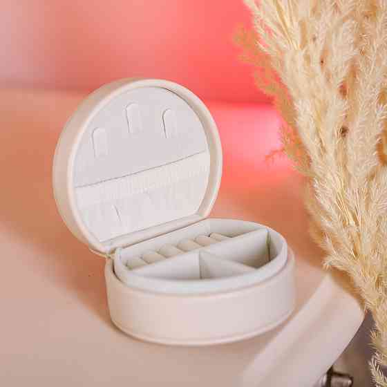 Скринька для прикрас з еко шкіри 10×9×4.5 см ​​органайзер для ювелірних виробів HP-5-31BE Коломия