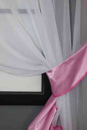 Кухонные шторы VR-Textil № 085к с ламбрекеном и подхватами белый с розовым 280х170 см (52-0847) Киев