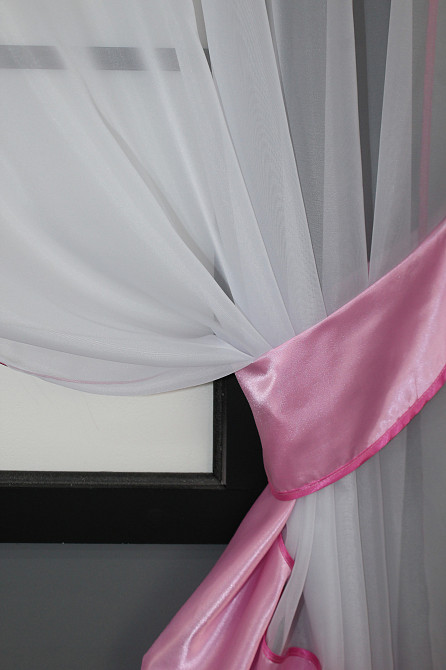 Кухонні штори VR-Textil № 085к з ламбрекеном і підхватами білий з рожевим 280х170 см (52-0847) Київ - фото 3