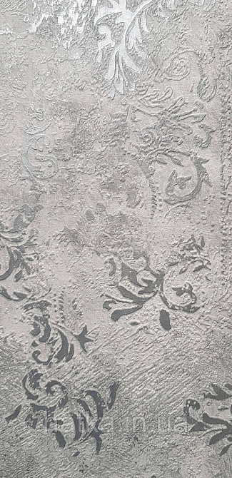 Шпалери вінілові на флізеліні гарячого тиснення DUKA Selective1.06х10 вензель структурні сріблясті на сірому DK32650-5 Київ - фото 1