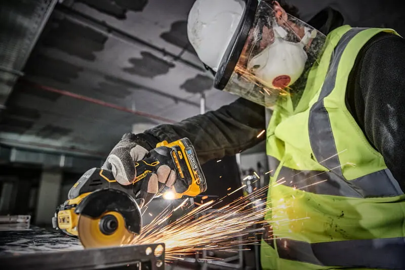 Пила дискова аккумуляторна безщіткова компактна DeWALT DCS438N: без АКБ, диск 76мм, 20000 об/хв (DCS438N) Киев - изображение 7
