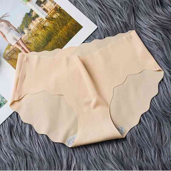 Жіночі безшовні труси бежеві 46 розмір Київ