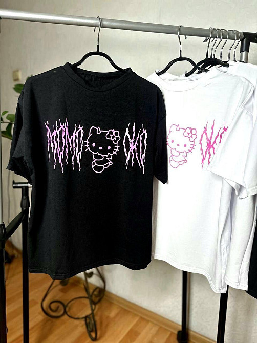 Женская стильная оверсайз футболка с рисунком Китти кулир Черный Одесса - изображение 2