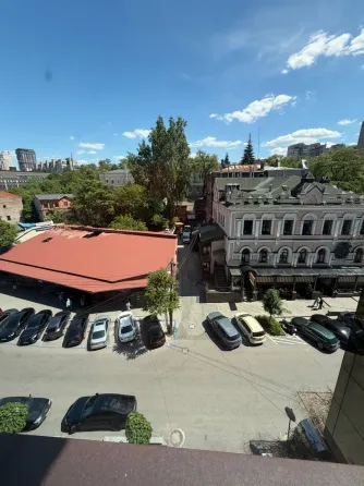 Здам офіси в центрі міста. Барикадна. 1 велкий кабінет з Трьома вікнами. 3-поверх , Гарний ремонт, красиві офіси (всі фото відповідають дійсності) Кан Дніпро