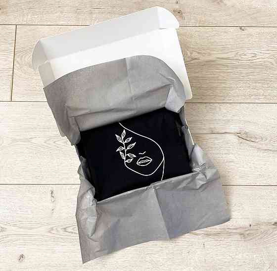 Женская\Мужская футболка с картинкой лица Черновцы