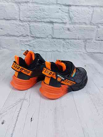 Детские демисезонные кроссовки хайтопы черно - оранжевые на флисе для мальчиков 27 Николаев