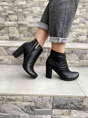 Nivelle Черевики жіночі NIVELLE чорні натуральна шкіра зима каблук 9см висота 10см розмір 38р ( Коломыя