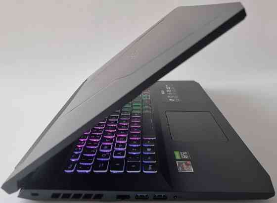 Ноутбук: ASER NITRO 17 R7 5800H / RTX 3080 / RAM16GB./SSD 512Gb. / 144Hz. Київ