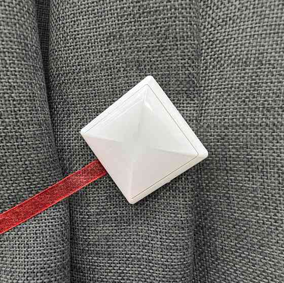 Магниты для штор и гардин Квадрат двусторонние набор 2 шт Красный с белым (81-278) Киев