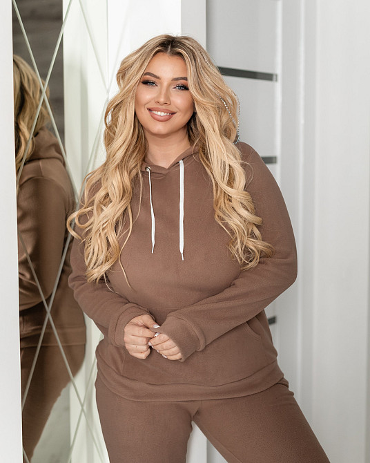 Спортивный флисовый костюм женский 