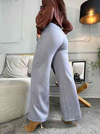 Женские прямые брюки с эффектным асимметричным запахом спереди из костюмной ткани Серый, 46/48 Одесса