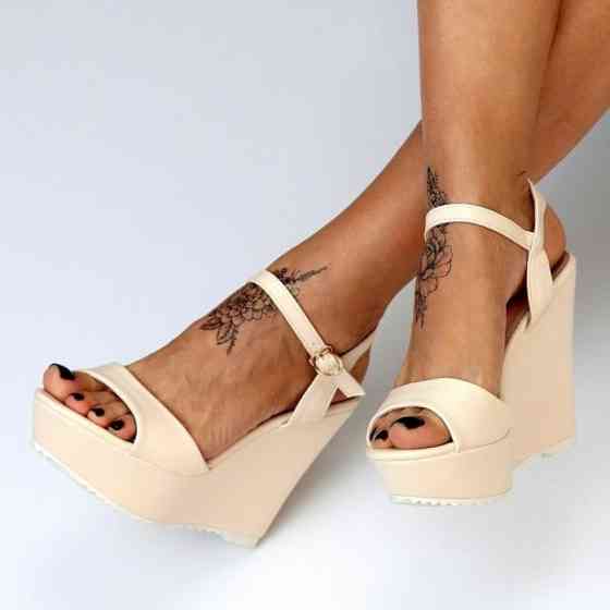 Жіночі Сандалі Босоніжки на Танкетці Платформа Бежеві Літні (розміри: 36,37,38,39,40) — 33 Дніпро