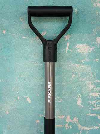 Лопата Штикова для саду Fiskars "Ergonomic" (1001568/131410/1025374) Сталь Нововолинськ