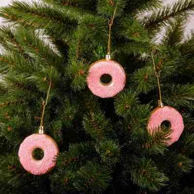 Елочная игрушка Chomik пластикові Пончики 3 шт, 8см, рожеві (5901292677169_3) Вінниця