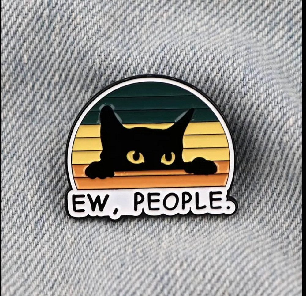 Эмалированная брошь «Ew, People» с черным котом Киев - изображение 5