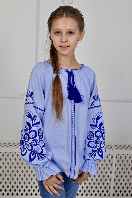 Вышиванка для девочки Бохо-лен с длинным рукавом в голубом цвете. Сумы - изображение 1