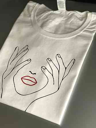 Женская футболка с абстрактным принтом лица Черновцы