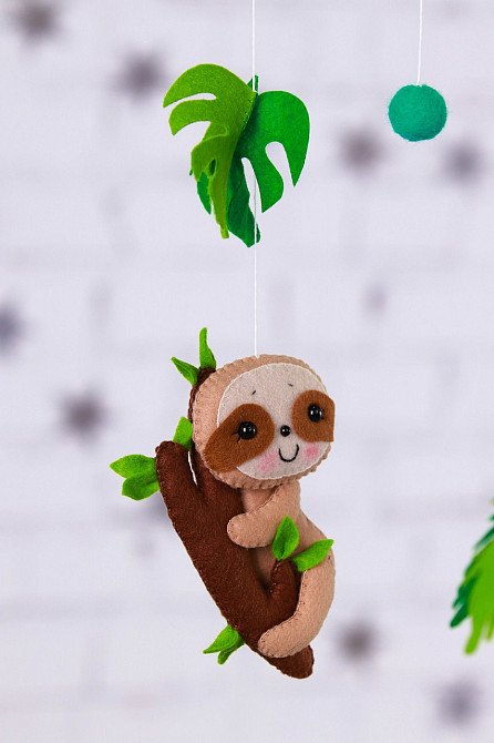 Дитячий мобіль на ліжечко для немовлят WooolyWool «Веселі лінивці» Київ - фото 4