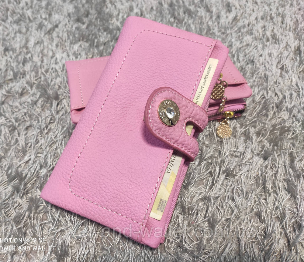 Гарний рожевий жіночий шкіряний гаманець на кнопці та змійці Guxilai Київ - фото 2