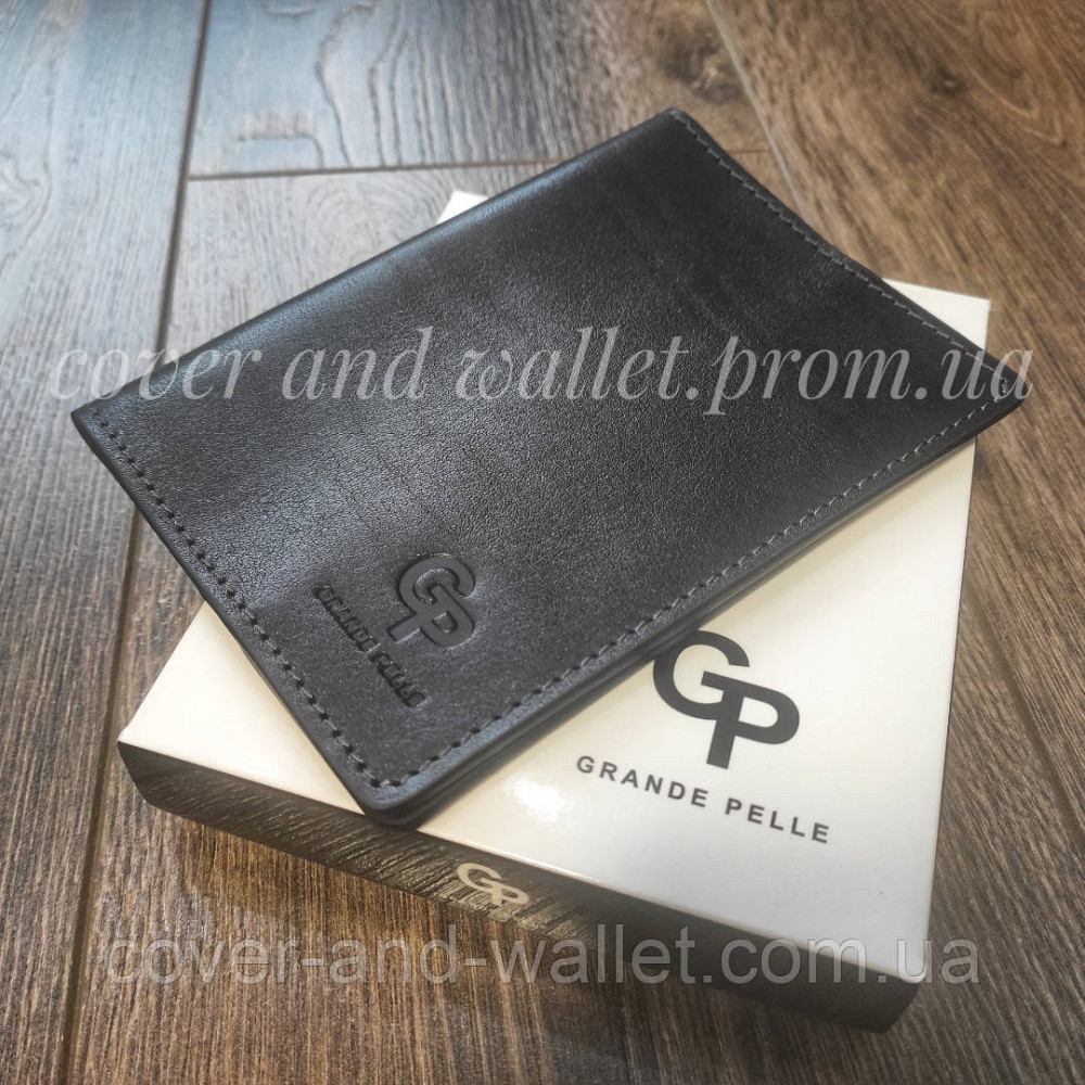 Солідна шкіряна обкладинка на паспорт чорного кольору Grande Pelle Київ - фото 1