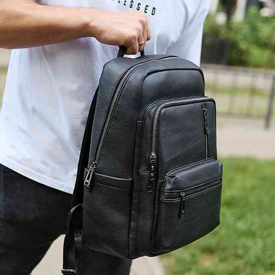 Чорний чоловічий рюкзак з натуральної шкіри для роботи та подорожей Київ