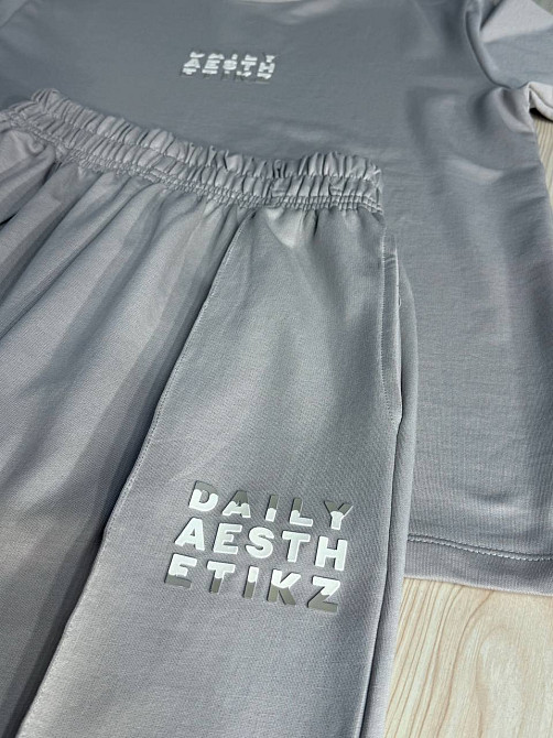 Костюм женский CAPPITONE 101217 оверсайз футболка с брюками с надписью серый, серый, L Киев - изображение 20