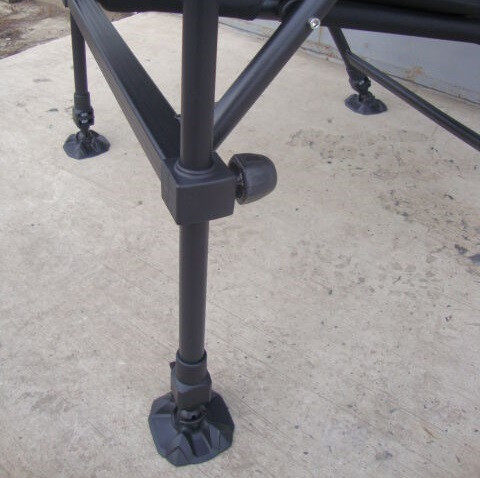 Карповое Кресло для рыбалки нагрузка до 140 кг Mivardi 