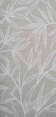 Шпалери вінілові на флізеліні метрові Rasch Novella 1,06х10 листя гілки матові білі на зеленому Київ