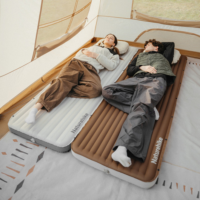 Матрац надувний одинарний Naturehike CNK2450WS035 95 мм із вбудованою помпою (Коричневий) Вінниця - фото 2