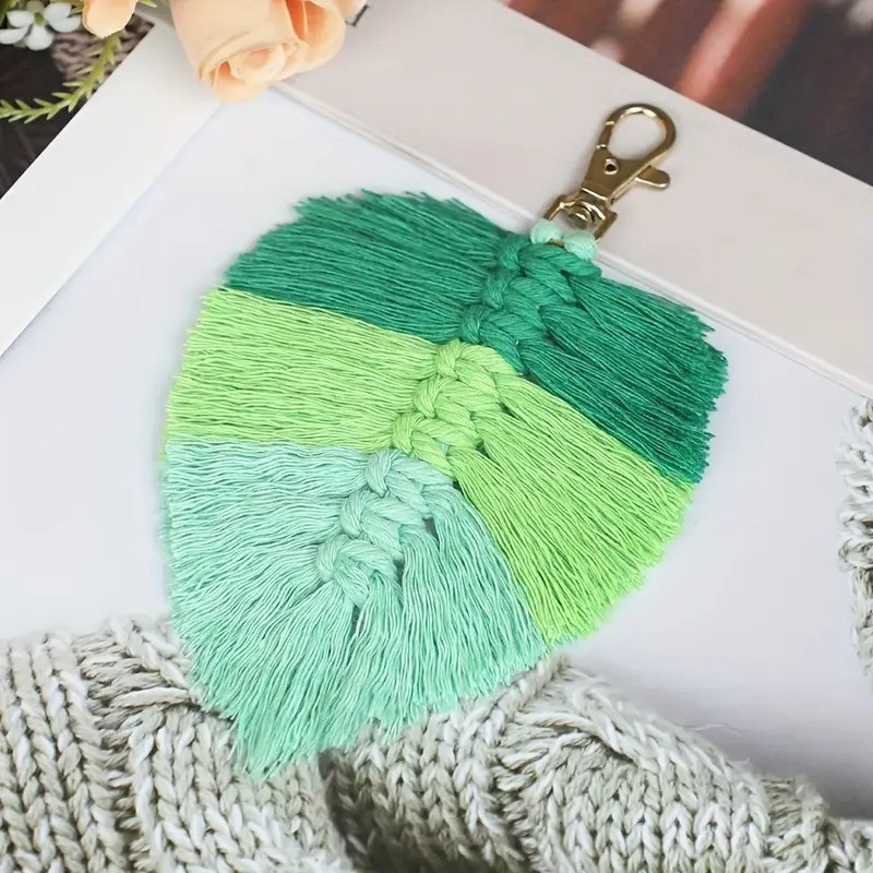 Набор макраме для творчества и ручного вязания брелока для ключей или декора на сумку 10х16см,зелёный Каменец-Подольский - изображение 4