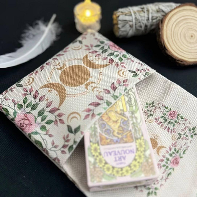 Килимок для карт таро з чохлом скатертина для ворожіння таро та оракулів тканинний мат для розкладів карт 38×17 см Київ - фото 2