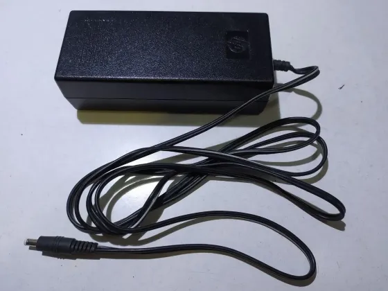 Блок живлення HP 32V 2340 mA Луцьк