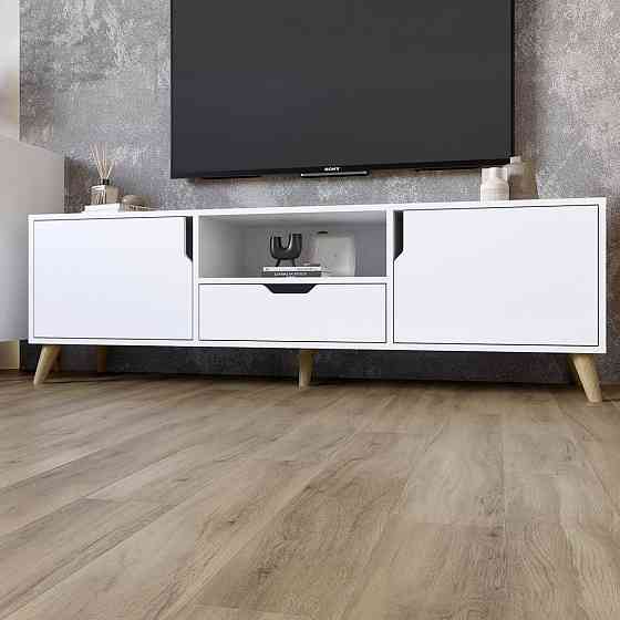 Тумба под телевизор с ножками в цвете Орех светлый М-ЗОН Борн 1600 Нимфея Альба (белый) (MZN-031087) Львов