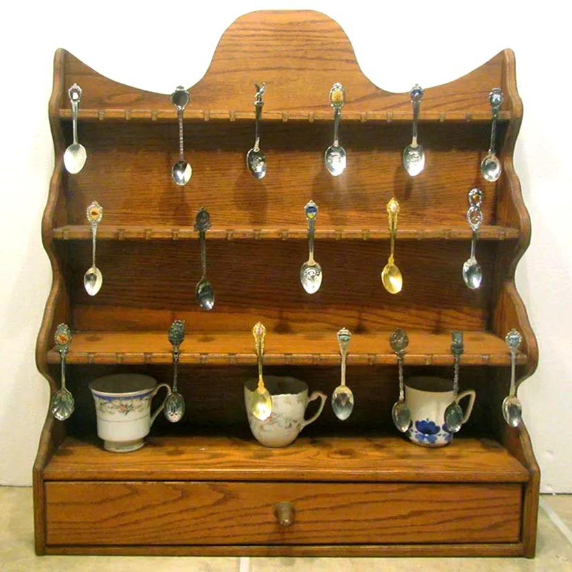 Полка для коллекции ложек 