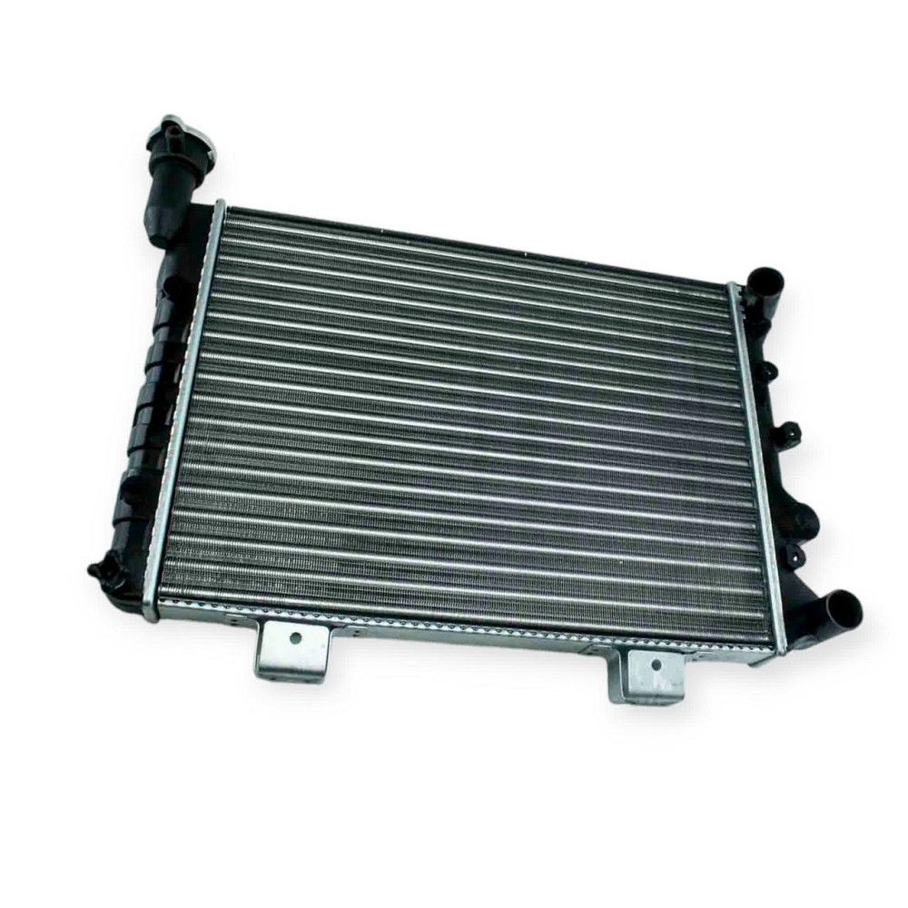 Радиатор охлаждения двигателя 2104, 2105, 21073 инжектор Мукачево - изображение 1