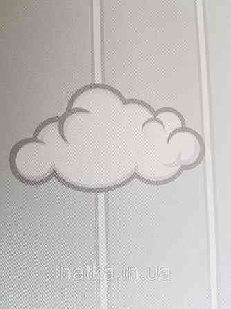 Метрові вінілові шпалери на флізеліні AdaWall Ada Kids дитячі хмари хмари хмари тучки білі сріблясті на світло-сірому Київ