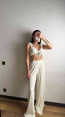 Жіноча піжама-двійка: топ і штани з романтичними рюшами рубчик Молочний Одеса