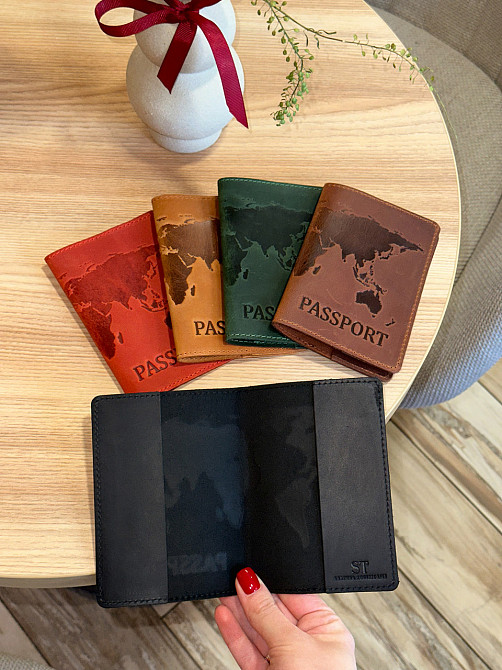 Кожаная обложка для паспорта с картой и надписью Ukraine Каменское - изображение 9