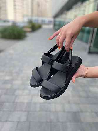 teona Жіночі босоніжки шкіряні чорні TEONA 290 літні, на низькій підошві р. 36-40 / Взуття з на Коломыя