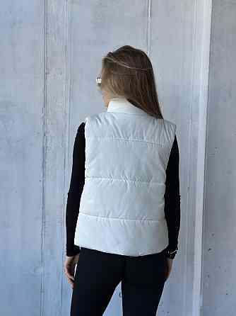 Жіноча тепла жилетка на блискавці плащівка емі на силіконі Одеса