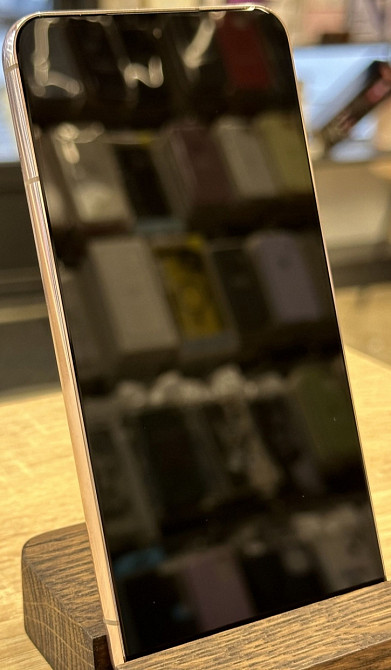 Смартфон: Samsung S22 8/256Gb Киев - изображение 2