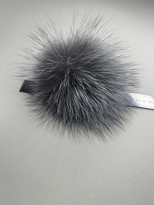 Помпон из натурального меха блюфрост серого 10-12 см Харьков - изображение 1