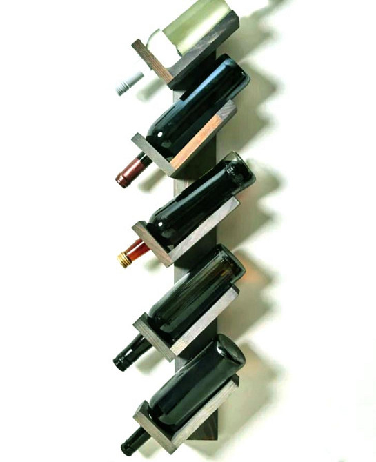 Настенная винная полка 