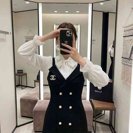 Жіночий стильний повсякденний костюм-двійка з брошкою 44/46 Одеса