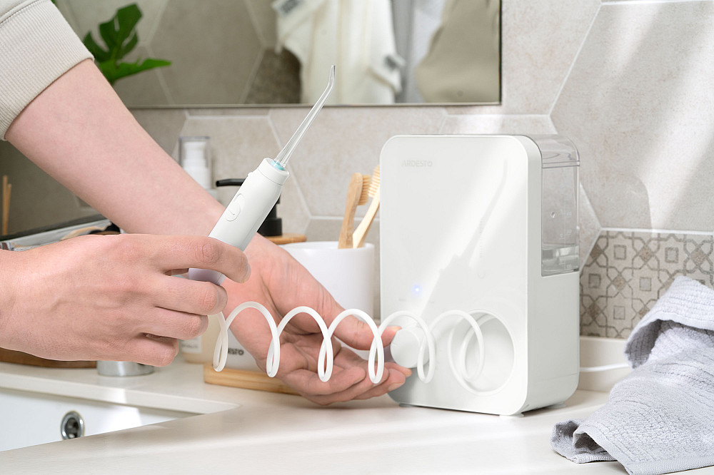 Іригатор ARDESTO стаціонарний, чаша 600 мл, від мережі , 7 насадок, білий Київ - фото 5