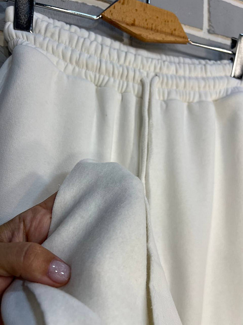 Штани жіночі Quzen 388 спортивні палаццо широкі вільні від стегна утеплені на флісі білі, білий, M Одеса - фото 3