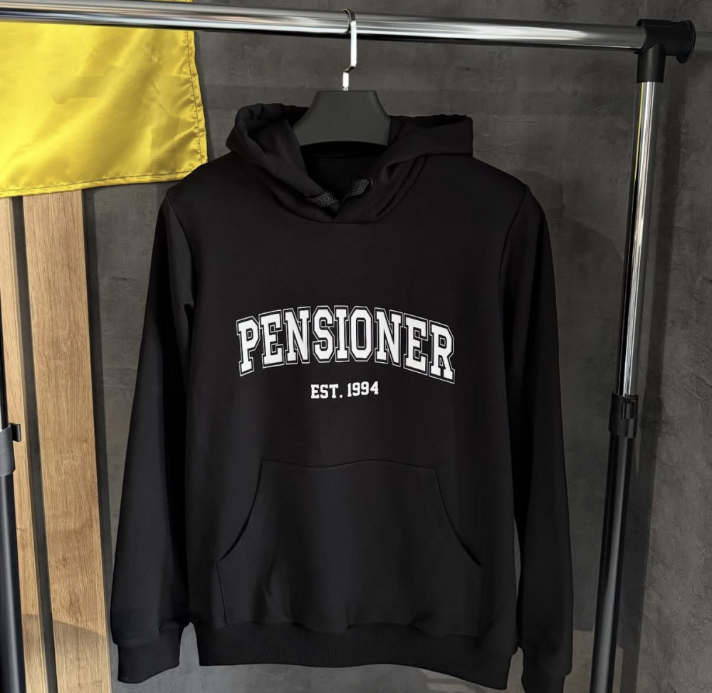 Худі PENSIONER з індивідуальним роком народження (персоналізований принт) 3XL, Червоний Чернівці - фото 1