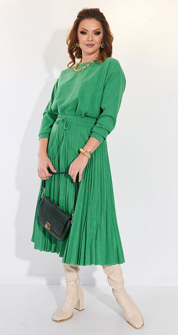 Замшевый костюм с юбкой плиссе (46) Киев - изображение 2